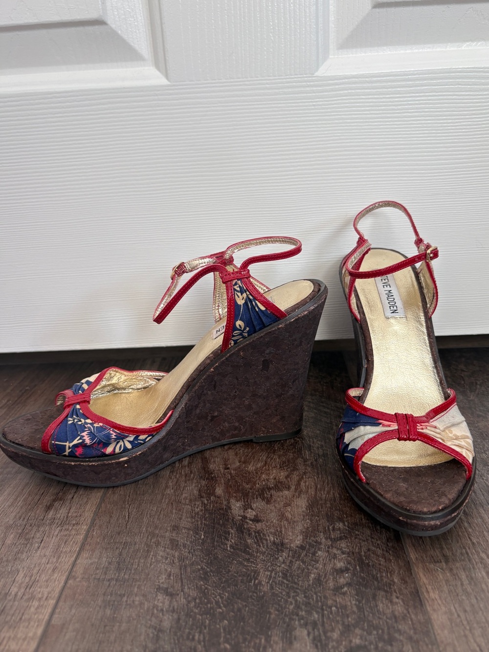 Steve Madden Lynbrook Red Floral Cork Wedge Sandals
